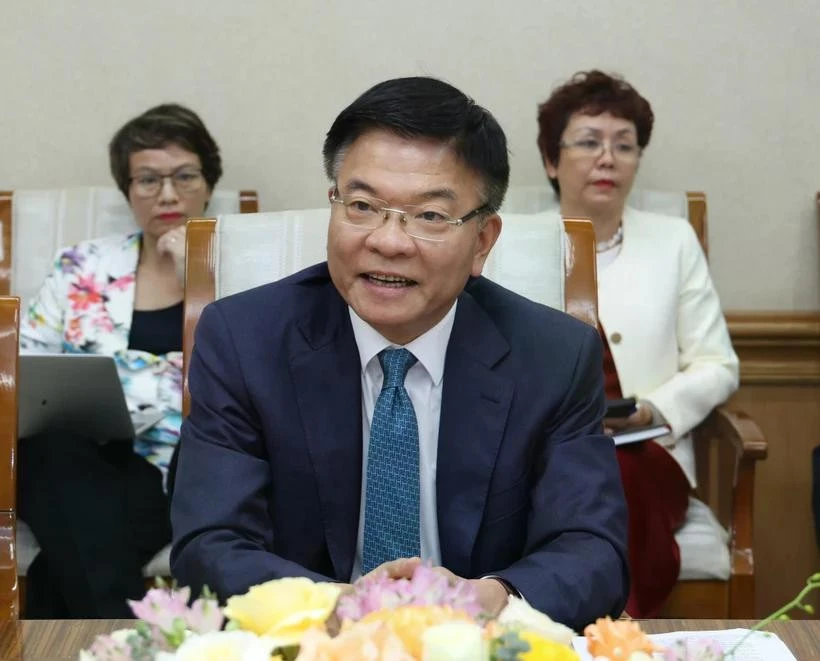 Deputy Prime Minister Le Thanh Long speaks at the meeting. (Photo: baochinhphu.vn)