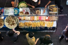 As a global hub for street food, Bangkok continues to impress with iconic food districts. (Photo: thailand.prd.go.th)