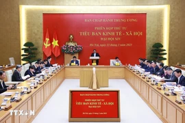 Prime Minister Pham Minh Chinh chairs the fourth session of the Congress' Socio-Economic Subcommittee. (Photo: VNA)