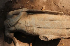 The newly-found Buddha statue body at Ta Prohm Temple in northwest Cambodia's famed Angkor Archaeological Park. (Photo: Courtesy of ANA)