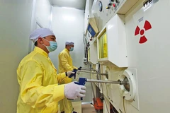 At the Isotope Centre in Da Lat Nuclear Research Reactor. (Photo: hanoimoi.vn)