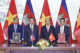 Vietnam, Cambodia ink cooperation deals