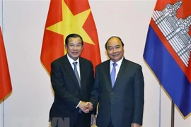 Cambodian Prime Minister begins official visit to Vietnam 