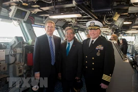 Vietnamese Ambassador visits US aircraft carrier in Norfolk 