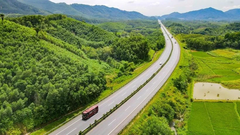 The Vietnam Expressway Development and Investment Corporation (VEC) plans to expand the Noi Bai - Lao Cai Expressway’s Yen Bai - Lao Cai section, with construction expected to begin in the fourth quarter of this year. (Photo: VietnamPlus)