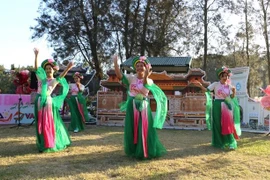 A dancing performance by Vietnamese people in Australia at the gathering in Sydney on December 28 (Photo: VNA)